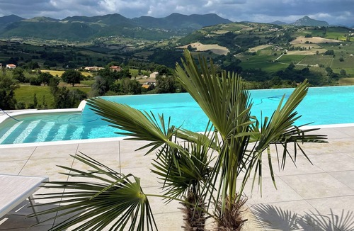 Cupramontana Villa | Spacious property with breathtaking view and infinity pool