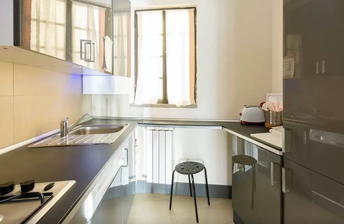 Rione IV Campo Marzio Apartment | Spagna Historical Apartment by Spanish Steps