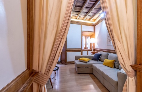 Rione IV Campo Marzio Apartment | Spagna Historical Apartment by Spanish Steps
