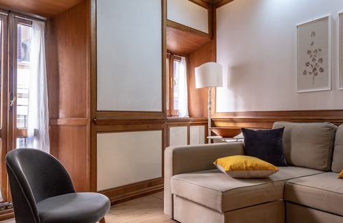 Rione IV Campo Marzio Apartment | Spagna Historical Apartment by Spanish Steps