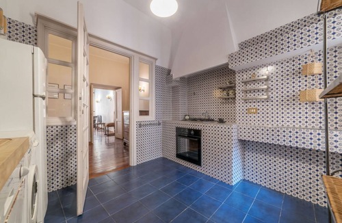 Rione II Trevi Apartment | Spanish Steps 6 Pax Apartment