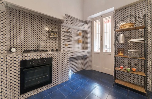 Rione II Trevi Apartment | Spanish Steps 6 Pax Apartment
