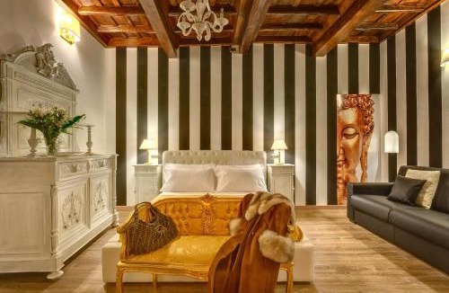 Rione III Colonna Apartment | Spanish Steps amazing Apartment