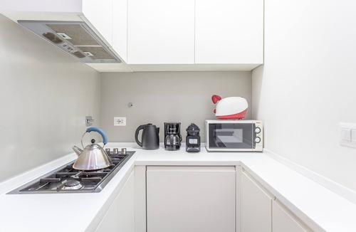 Rione III Colonna Apartment | Spanish Steps Deluxe Apartment