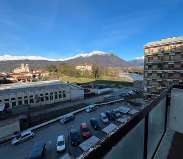 Banchette Apartment | Spazioso appartamento, ampio parcheggio, vicino Valle d'Aosta