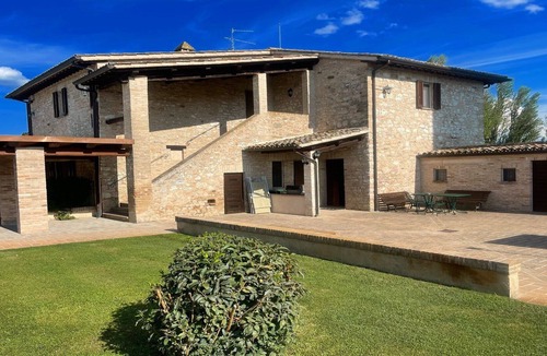 Limiti Villa | Spello By The Pool - Sleeps 11 with large private pool, meditation park - exc