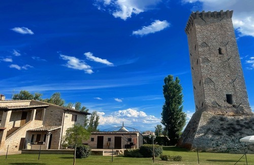 Limiti Villa | Spello By The Pool - Sleeps 11 is an unmissable experience. Huge exclusive pool