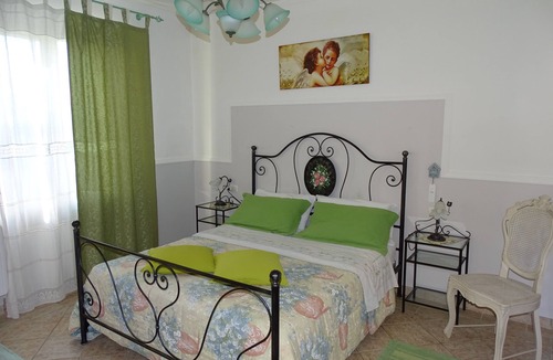 Spello House | Spello Salvia apartment in holiday home with park and swimming pool