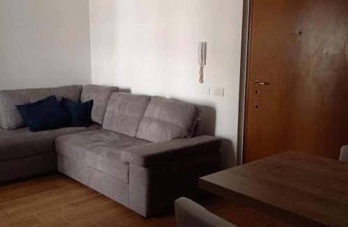 San Donato Milanese Apartment | Spilamberto 6b - 12mins from San Donato M3 station