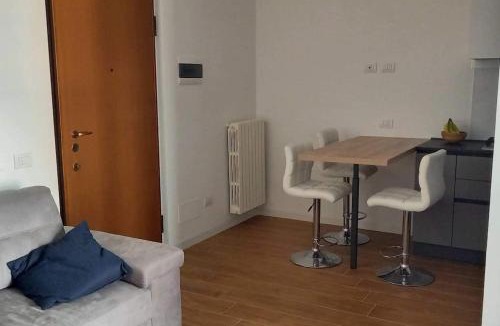 San Donato Milanese Apartment | Spilamberto 6b - 12mins from San Donato M3 station