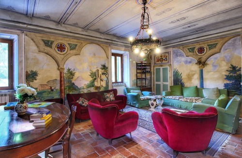 Gualdo Cattaneo House | Splendid Farmhouse in Gualdo Cattaneo with Jacuzzi