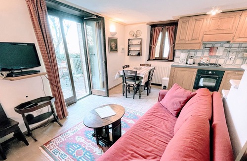 Strettura House | Spoleto Splash : Cisterna/sleeps 2/3/wifi/aircon - beautiful views all around