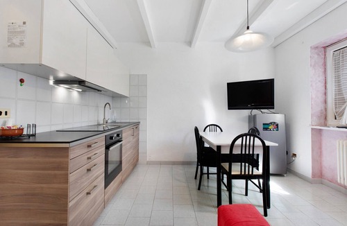 Aymavilles Apartment | 'Standard Two-Room Apartment' with Mountain View, Shared Terrace and Wi-Fi