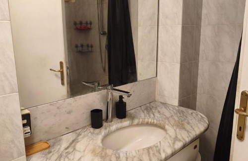 Marco Simone House | Stanza con bagno privato in appartamento condiviso 2