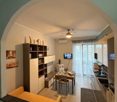 Aurora Apartment | Stay Easy - Centro storico a Piedi e Parcheggio gratuito