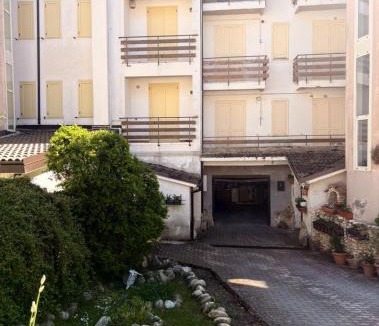 Rivisondoli Apartment | Stef House