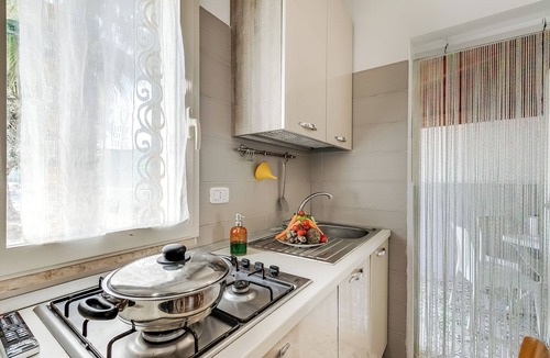 Defensola Apartment | Stella Marina Apartment 7, Vieste, Italy