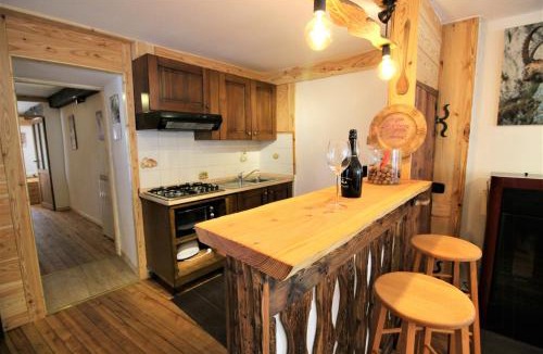 Ala di Stura House | Stone Cabin With Views Over Balme Valley