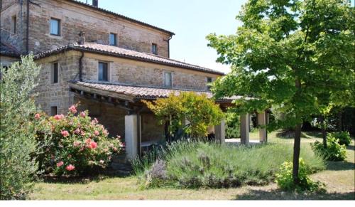Maiolati Spontini House | Stone farmhouse in Moie
