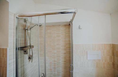 Novi Velia Bed & Breakfast | Stone house