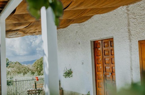 Novi Velia Bed & Breakfast | Stone house