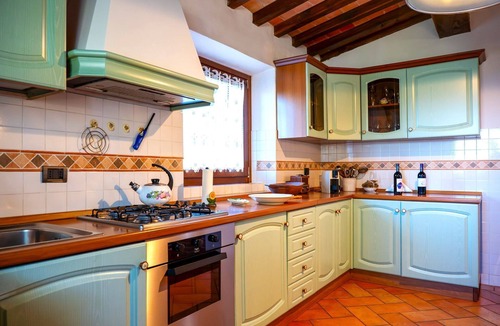 Civitella in Val di Chiana Villa | Stunning private villa with WIFI, private pool, A/C, TV and pets allowed, close to Arezzo