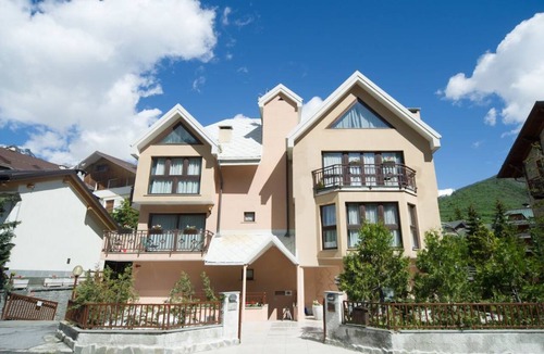 Bardonecchia Apartment | Studio 3-4 p. Bett , Residenz Villa Frejus by Interhome