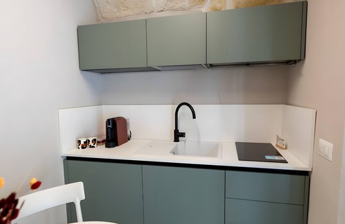 Mola di Bari Apartment | Studio Apartment 'Aria D'amare' with Wi-Fi and Air Conditioning