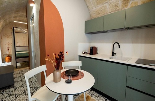 Mola di Bari Apartment | Studio Apartment 'Aria D'amare' with Wi-Fi and Air Conditioning