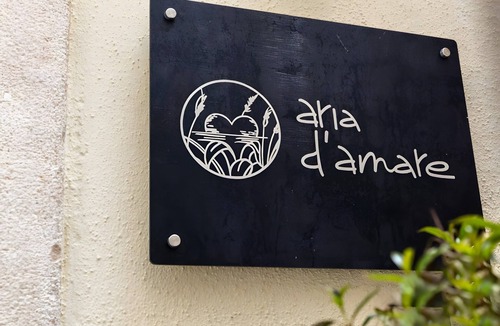 Mola di Bari Apartment | Studio Apartment 'Aria D'amare' with Wi-Fi and Air Conditioning