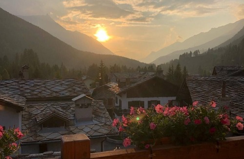 Cogne House | Studio Apartment 'Appartamento 401 Con Sauna Privata' with Balcony and Wi-Fi