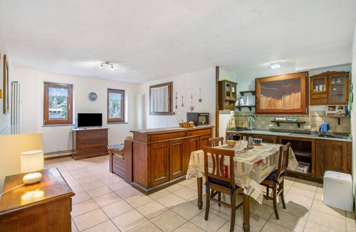 Paquier Apartment | Studio Apartment 'Monolocale A Valtournenche' with Mountain View, Shared Garden and Wi-Fi