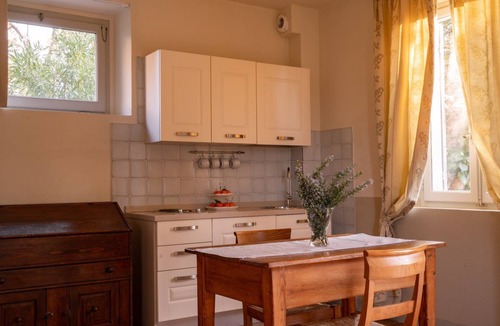 Santa Veneranda Apartment | Studio-Apartment mit Sommerpool, Garten und Aussicht by Interhome