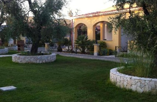 Montincello Apartment | Studio Apartment – Villa Terra Nostra with Pool