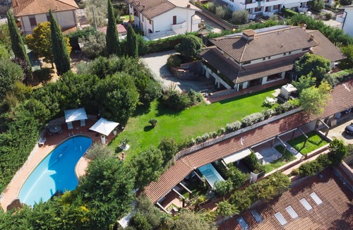 Terranuova Bracciolini Villa | Stunning private villa for 10 people with A/C, WIFI, hot tub, private pool and panoramic view