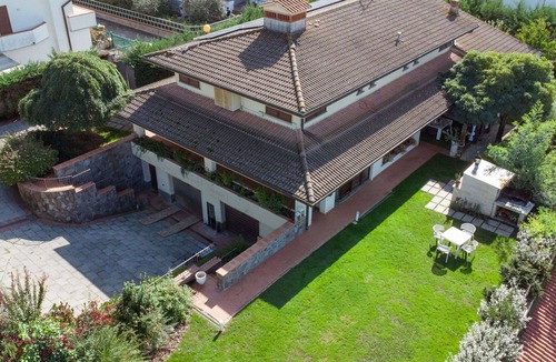 Terranuova Bracciolini Villa | Stunning private villa for 10 people with A/C, WIFI, hot tub, private pool and panoramic view
