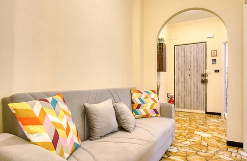 Molassana Apartment | Stunning apartment in Genova with WiFi