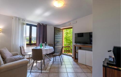 Montemonaco Apartment | Stunning Apartment In Montemonaco