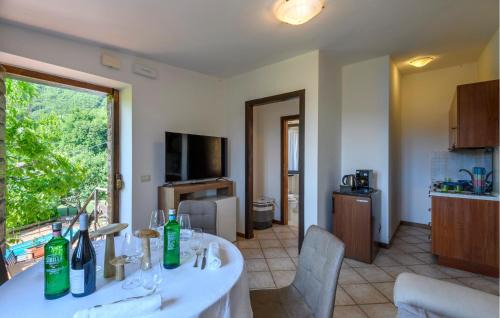 Montemonaco Apartment | Stunning Apartment In Montemonaco