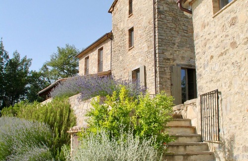 Bivio Lugnano House | Stunning hilltop villa with amazing views, pool, olive grove, vines and woods.
