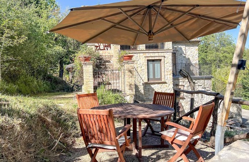 Castelli House | Stunning home in Castelli di Teramo with WiFi