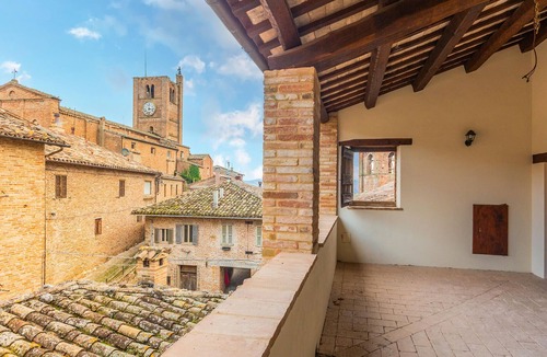 Sarnano House | Stunning home in SARNANO with WiFi
