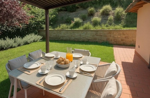Arezzo Apartment | Stunning Loft nestled in the Tuscan countryside 15 minutes walk from the center.