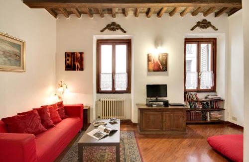Rione VIII Sant'Eustachio Apartment | Stunning Pantheon Apartment