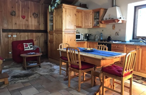 La Cretaz-Roisan House | Stunning place with awesome Terrace view right on the Mountains.Easy for travel.