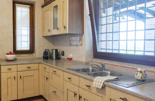 Lake Bracciano Villa | Stunning private villa for 14 people with WIFI, private pool, A/C, TV, patio and pets allowed