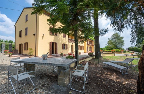 Castel Rocchero House | Stunning private villa for 6 people with WIFI, TV and patio