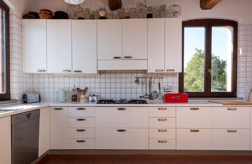 Massa Marittima Villa | Stunning private villa with WIFI, private pool, A/C, TV, patio, pets allowed and panoramic view