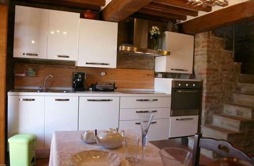 Subbiano Villa | Stunning private villa for 2 guests with A/C, private pool, WIFI and TV, close to Arezzo