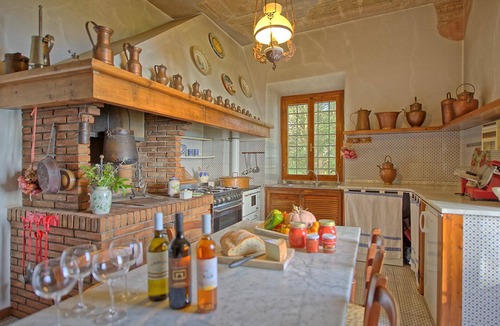 Montecatini Val di Cecina Villa | Stunning private villa for 20 guests with private pool, WIFI, TV, pets allowed and panoramic view